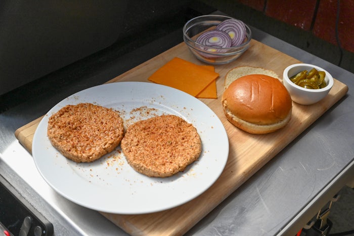 Vegme Spicy BBQ burger 3